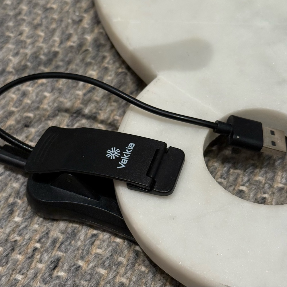 Vekkia LED Book Light Clip Pn - Picture 5 of 8